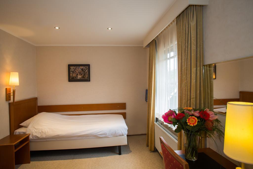 Landhotel De Hoofdige Boer Almen Exterior photo
