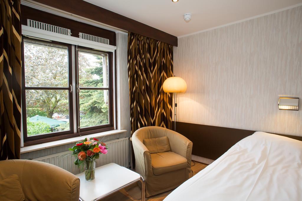 Landhotel De Hoofdige Boer Almen Exterior photo